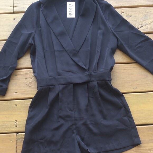 NWT Boutique Fab'rik Black 3/4 Sleeve Romper - Picture 2 of 2